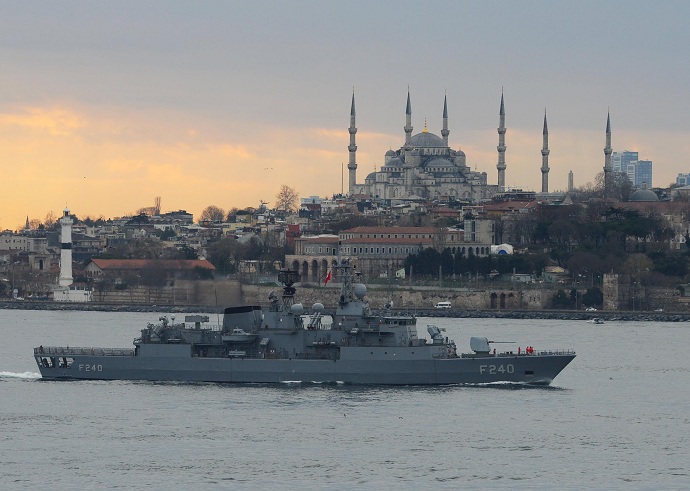 Ukrayna Savaş Gemisi boğazdan geçti